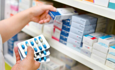 Distributorët farmaceutikë: Vendimet e Ministrisë së Shëndetësisë rrezikojnë furnizimin me barna në Kosovë