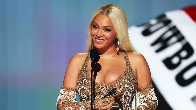 Beyonce më në fund fiton “Albumin e Vitit” në Grammy 2025, pas kritikave të Jay-Z, ndërsa Taylor Swift shpërfillet