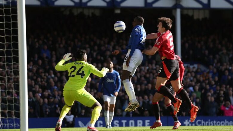 Dramë në ‘Goodison Park’, Evertoni dhe Man United ndajnë pikët