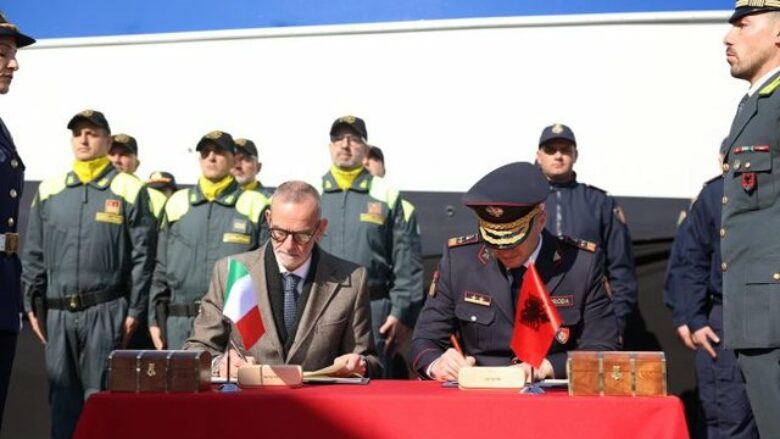 Guardia di Finanza dhuron dy anije për Rojën Bregdetare të Shqipërisë, Vengu: Forcim i sigurisë kufitare dhe luftës kundër trafiqeve