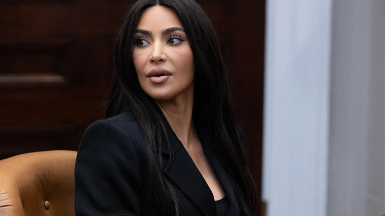 Kim Kardashian akuzohet për shpifje: Ajo pretendon se ka bërë një gabim të paqëllimshëm