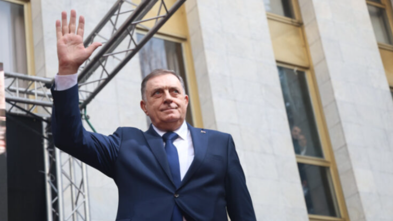 Dodik reagon pasi u dënua me një vit burg dhe gjashtë vjet ndalesë të ushtrimit të detyrës së presidentit