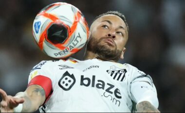 Neymar kritikon topin e ndeshjes pas humbjes së Santosit ndaj Corinthians