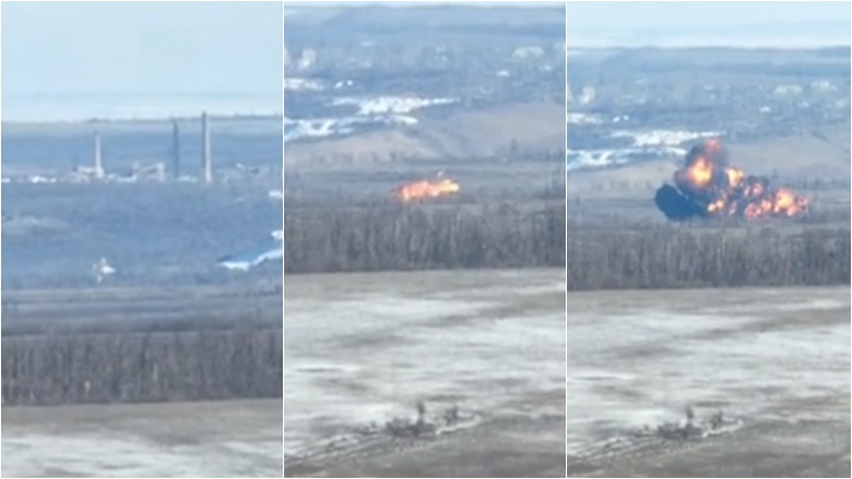 Momenti kur aeroplani luftarak i Putinit qëllohet mbi Ukrainë, duke “shpërthyer në një top zjarri” – teksa piloti u hodh nga ai