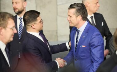 Ministri Vengu takon në Bruksel sekretarin e Mbrojtjes së SHBA, Pete Hegseth