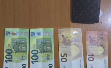 Qytetari gjen një portofol në Prizren dhe e dorëzon në polici, brenda kishte dokumente personale dhe 260 euro