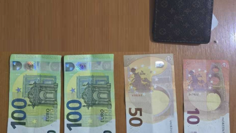 Qytetari gjen një portofol në Prizren dhe e dorëzon në polici, brenda kishte dokumente personale dhe 260 euro