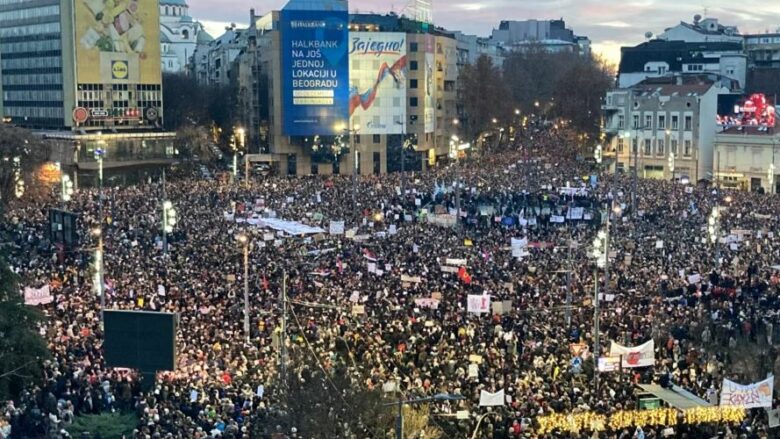 Përpjekjet e Serbisë për ta fajësuar Kosovën për trazirat e saj të brendshme