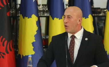 “Vetëm po na shan”, Haradinaj nga Juniku kërkon llogari nga Kurti