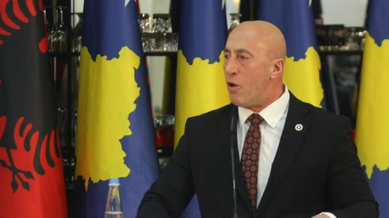 “Vetëm po na shan”, Haradinaj nga Juniku kërkon llogari nga Kurti