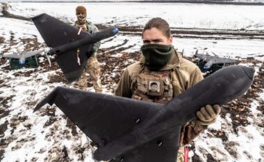 Brigada Azov tani me dronë “Made In Ukraine”, me ta po e kanë më të lehtë gjuetinë ndaj objektivave ruse  