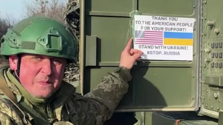 Nga operatorët e sistemeve raketore Patriot deri te pilotët e aeroplanëve F-16, ukrainasit falënderojnë popullin amerikan për ndihmën e ofruar