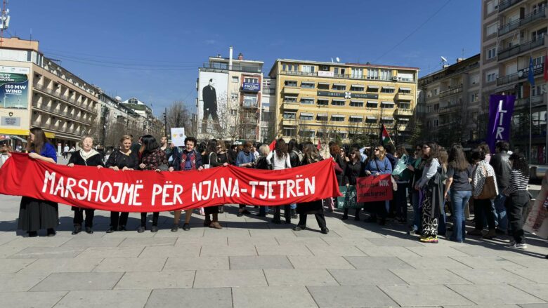 Me moton “Marshojmë për njana-tjetrën”, në Prishtinë nis marshi për liri dhe barazi