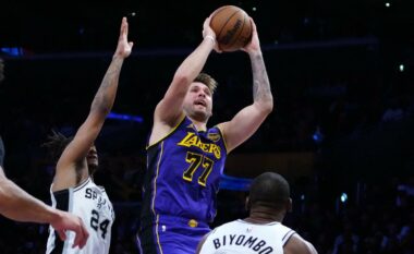 Lakers kalojnë krizën, mposhtin San Antonion