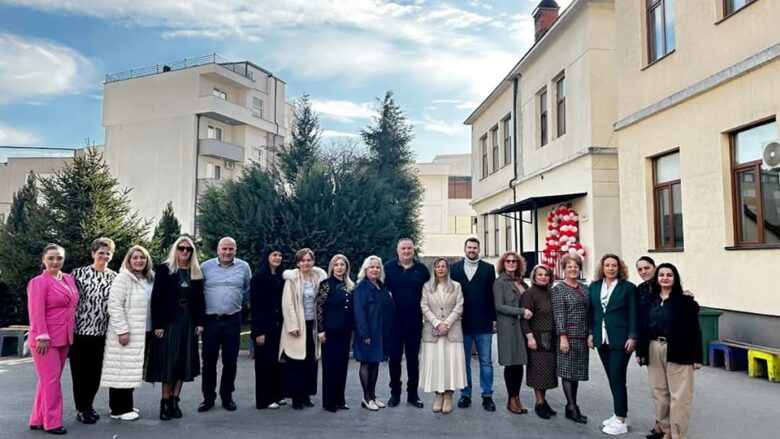 Shkolla “Lidhja e Prizrenit” në Pejë uron 7 Marsin