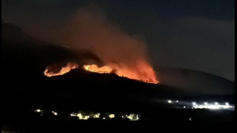 Mbi 40 hektarë mal digjen në Bjeshkët e Deçanit, shkaktar dyshohet të jetë dora e njeriut