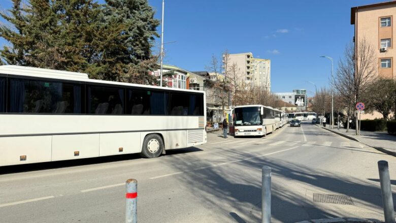 Përfundon protesta e transportuesve nga Podujeva, arrijnë marrëveshje me Komunën e Prishtinës