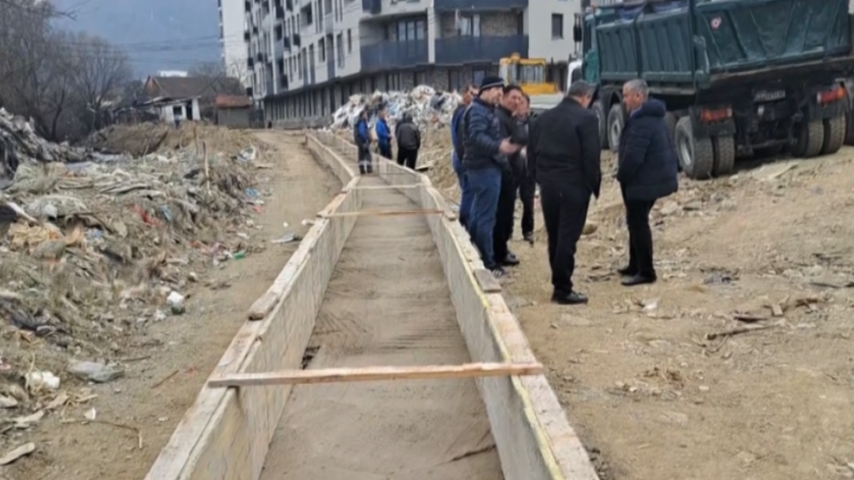 Tetovë, bujqit në protestë për shkak të dëmtimit të kanalit për ujitje