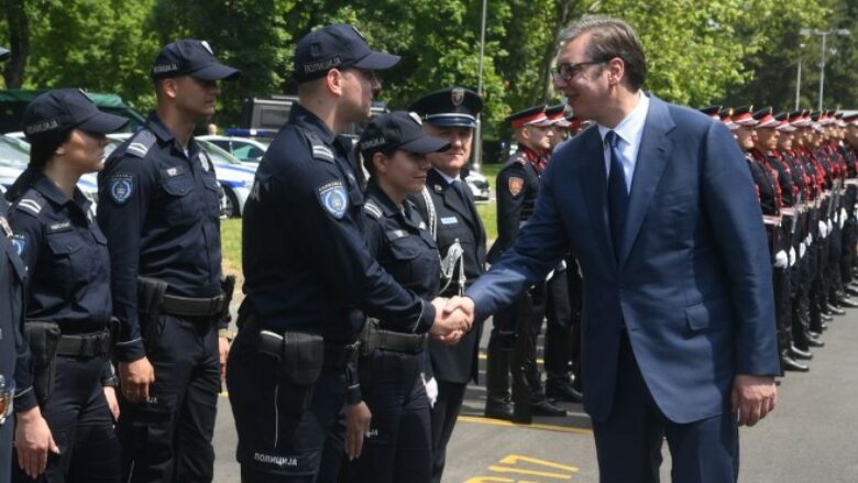 Avokati serb, Preleviq: Vuçiq mori komandën e policisë para protestave masive kundër tij