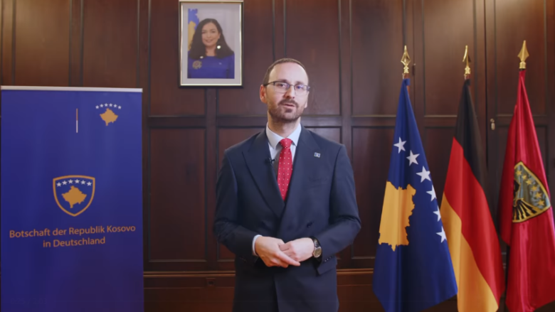 Ambasadori Ajeti: Kosovarët në Gjermani nuk do të regjistrohen më si shtetas serbë