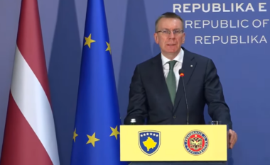 Presidenti i Letonisë mbështet heqjen e masave të BE-së ndaj Kosovës, shprehet i paqartë për statusin e vendit kandidat