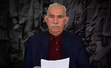 Moment historik për kurdët dhe Turqinë – PKK dëgjoi liderin dhe shpalli armëpushim