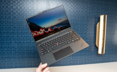 Lenovo prezanton konceptin e ri të laptopit që mund të karikohet me rreze dielli