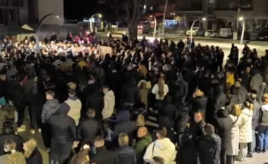 Qytetarët e Koçanit edhe sot dolën në protestë, “Jemi një qytet i vdekur”