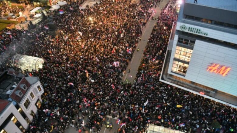 Studentët me protestë masive më 15 mars në Beograd, Vuçiq angazhon policët e pensionuar nga Kosova 'për t'iu kundërvë atyre'