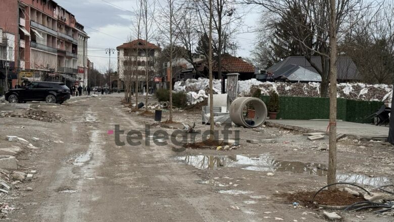 Projekti 2.3 milionë euro për sheshin “Skënderbeu” në Pejë vazhdon – ende pa afat përfundimi