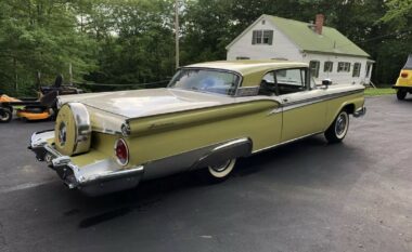 Ford Galaxie Skyliner – i restauruar – i vitit 1959 është vënë në shitje