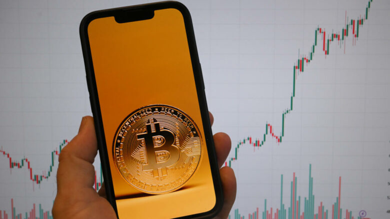 Çmimi i Bitcoin rritet përsëri ndërsa Trump promovon rezervën e kriptovalutave të SHBA-së