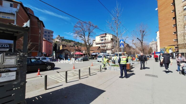 Vazhdon vendosja e sinjalizimit rrugor në veri të Mitrovicës, kërkohet mirëkuptim nga qytetarët