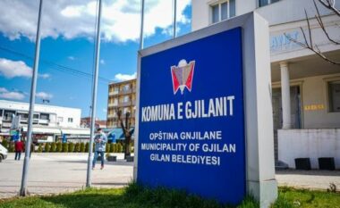 PDK-ja në Gjilan: Skandaloze, aktivistët e LVV-së ia ndërruan cilindrin zyrës së drejtoreshës së buxhetit