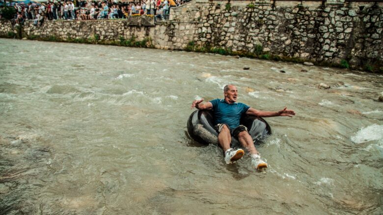 Prizreni i jep lamtumirën Mexhit Çurdinës, legjendës së sporteve në natyrë  