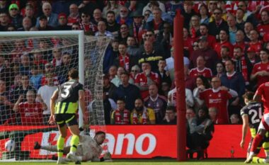 Man City mposhtet nga Nottingham Forest, rrezikon top katërshen