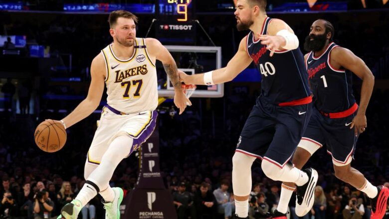 Paraqitje spektakolare nga dyshja Doncic – James, Lakers mposhtin sërish rivalin lokal