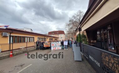 Qytetarët serbë protestojnë sërish në veri për viktimat në Novi Sad