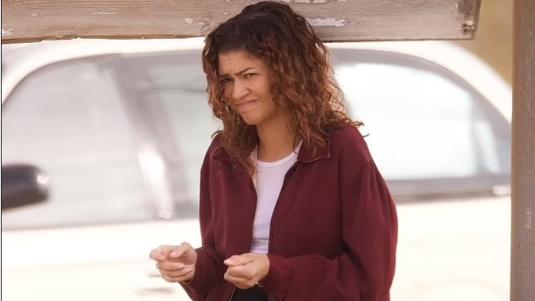 Zendaya shfaqet e lodhur në setin e “Euphoria” pas ditëve të gjata të xhirimeve