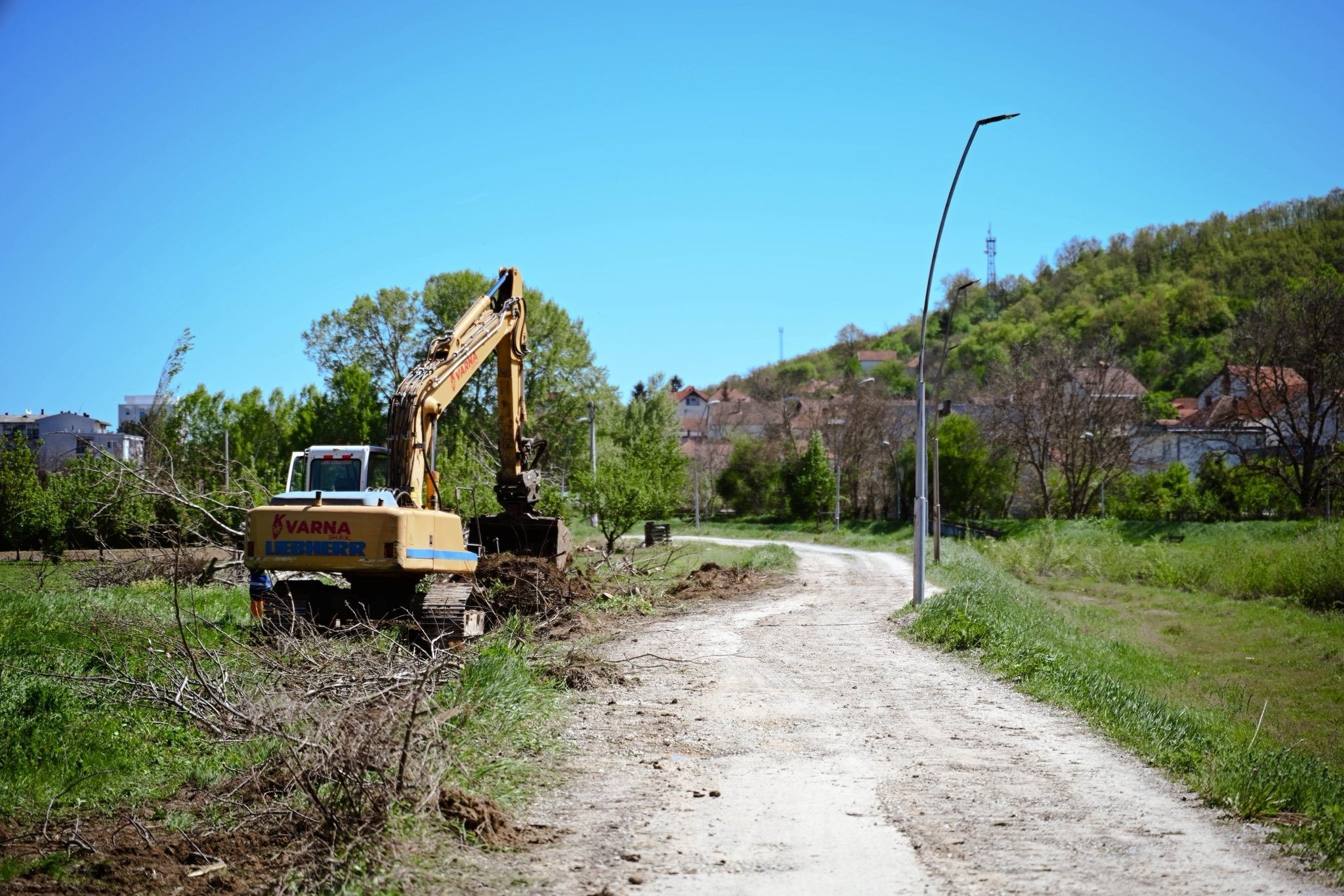 Fillon ndërtimi i rrugës tranzit në qytetin e Kamenicës