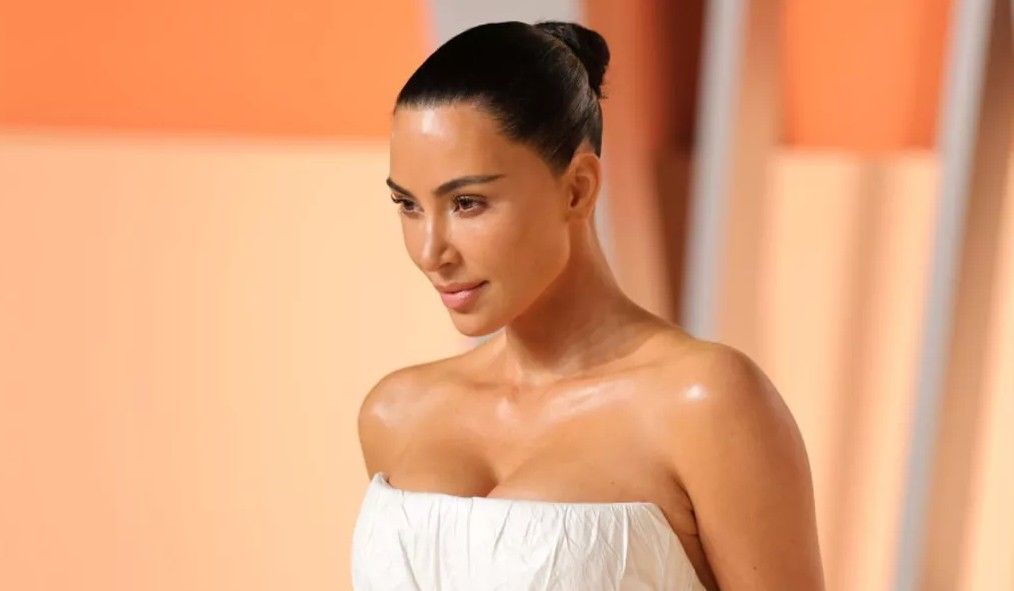 キム・カーダシアンが彼女の子供の世話をする10の乳母に莫大な量を支払うことが明らかにされています – 電信