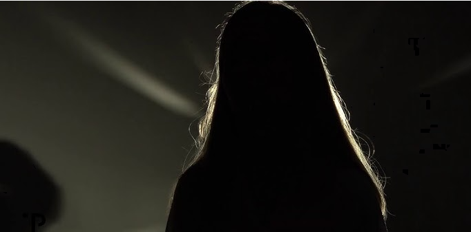 “Më kanë përdhunuar, nuk i thashë askujt”: Ende e mbaj mend fytyrën e Goranit