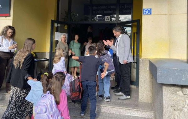 Rama ua uron nxënësve vitin e ri shkollor